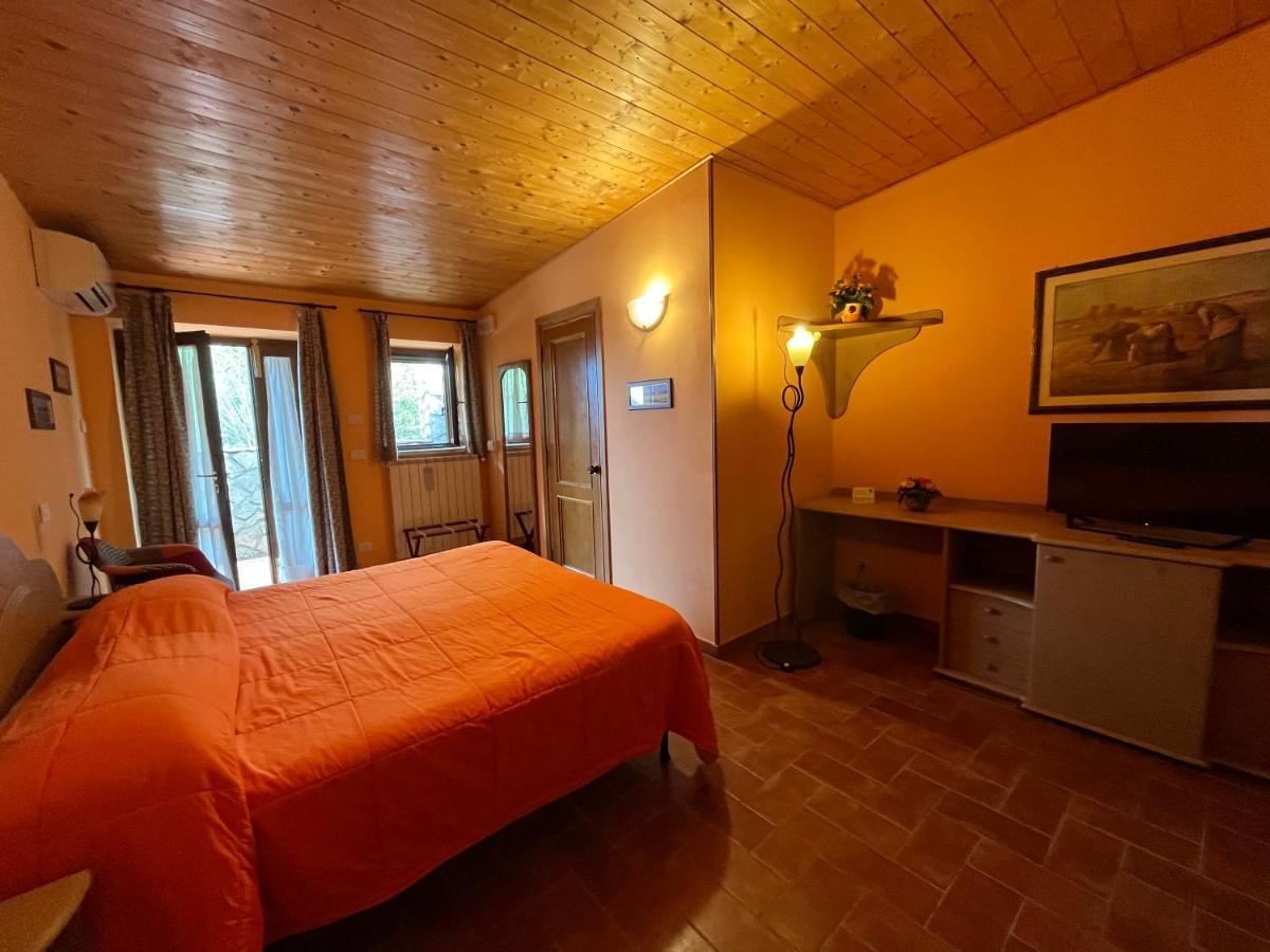 Agriturismo Poggio Del Drago Montemerano Exterior photo